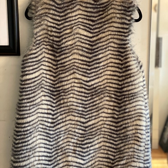 Betsey Johnson Faux Fur Zebra Vest - Picture 3 of 4